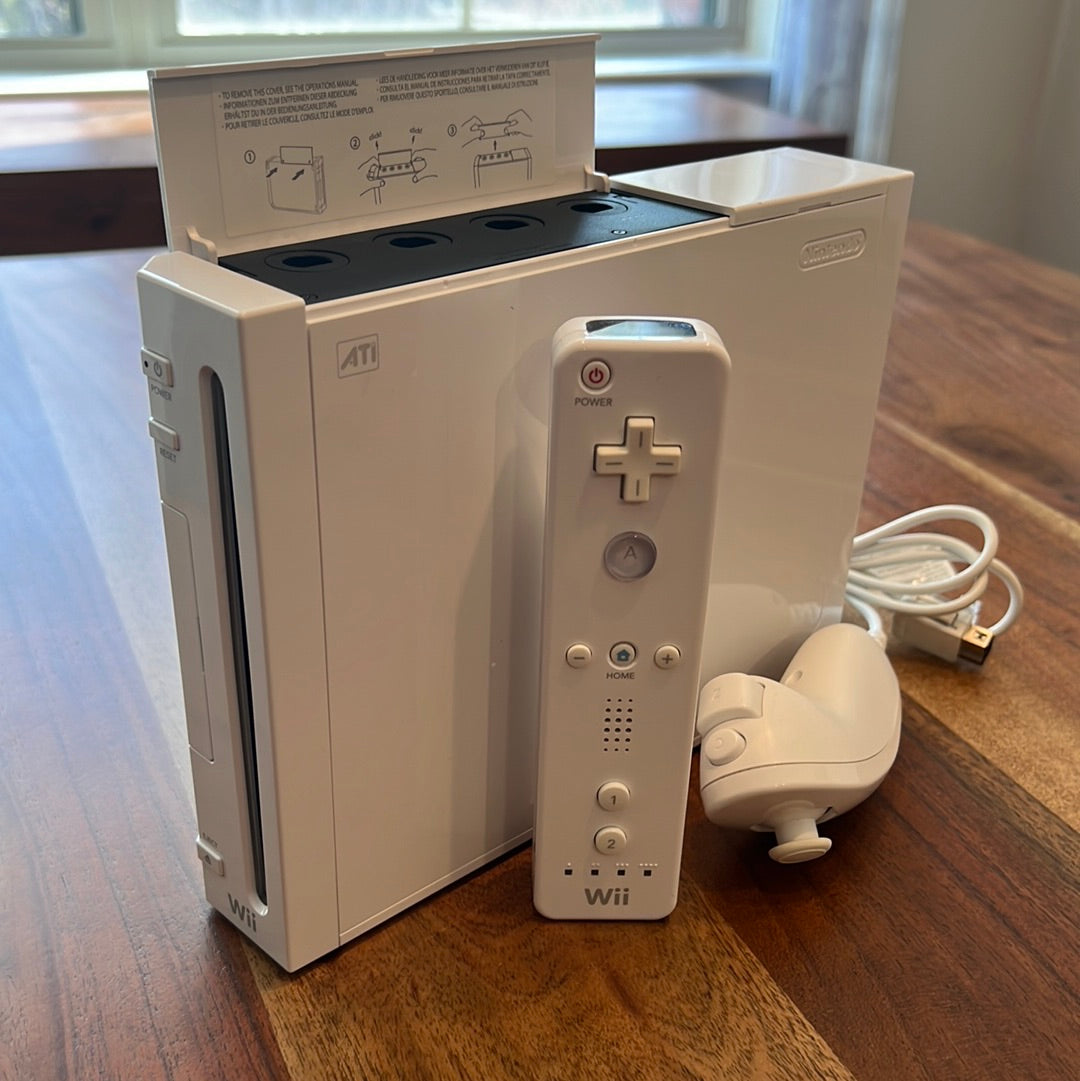 Nintendo Wii with GC Compatibility - Console